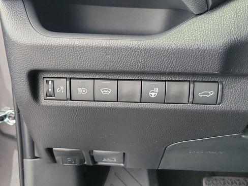 Used 2025 Toyota RAV4 XLE image 23