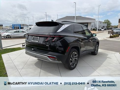 Used 2025 Hyundai Tucson Limited AWD/4WD image 17