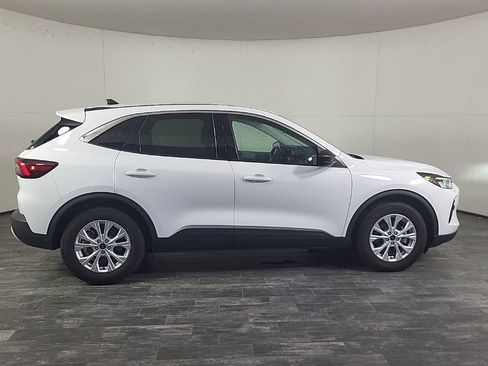 Used 2024 Ford Escape Active image 3