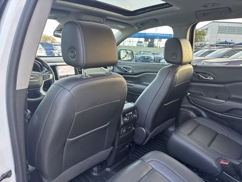 Used 2022 GMC Acadia SLT w/ Elevation Edition image 26