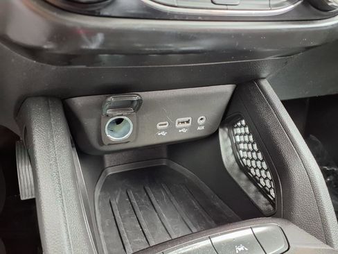 Used 2023 Chevrolet TrailBlazer LT FWD image 13