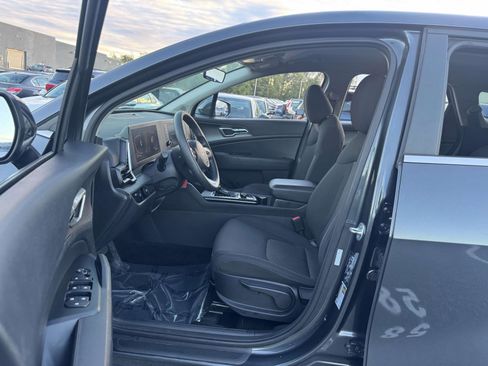 Used 2024 Kia Sportage LX image 15