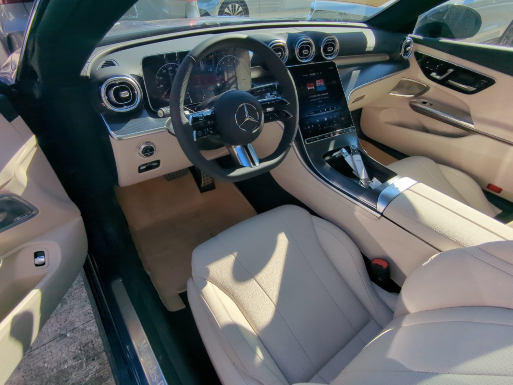 Certified 2024 Mercedes-Benz CLE 300 4MATIC Coupe image 2