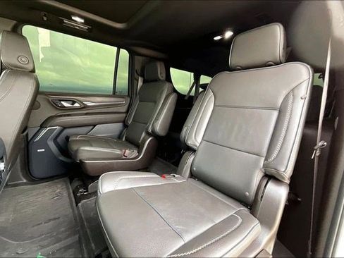 Used 2024 GMC Yukon XL Denali image 31