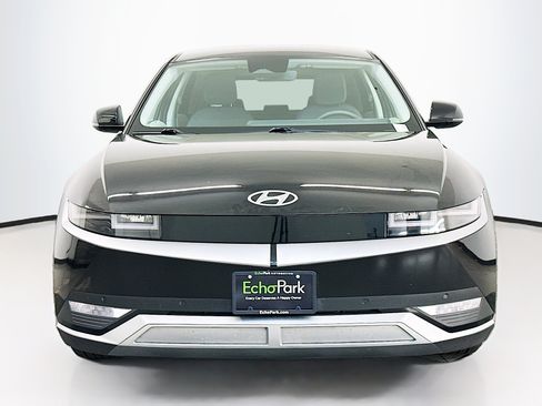 Used 2024 Hyundai Ioniq 5 SEL AWD/4WD image 2