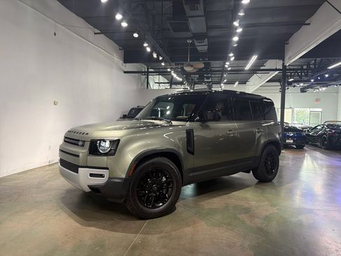 Used 2025 Land Rover Defender 110 S image 2