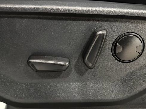 Used 2025 Ford Expedition Platinum image 23