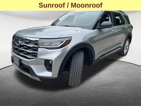 Certified 2025 Ford Explorer Active w/ Active Comfort Package AWD/4WD image 6