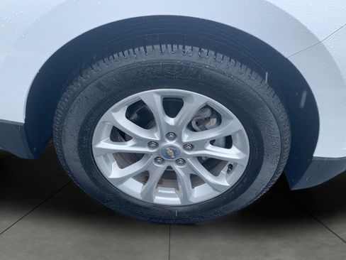 Used 2018 Chevrolet Equinox LT FWD image 20