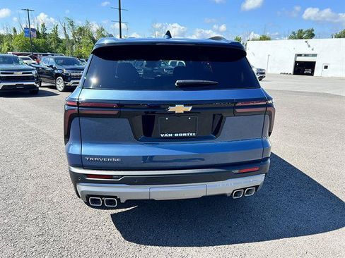 New 2026 Chevrolet Traverse LT FWD image 4