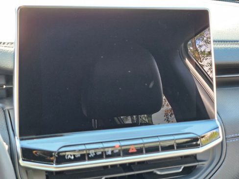 New 2026 Jeep Compass Latitude image 21