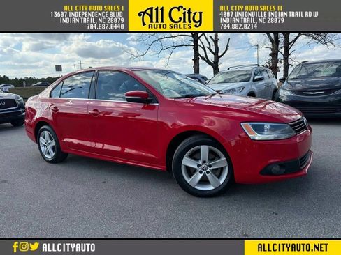 Used 2012 Volkswagen Jetta TDI FWD image 1