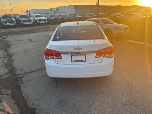 Used 2014 Chevrolet Cruze LS image 4