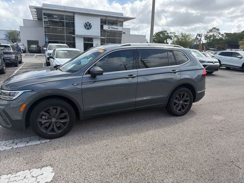 Certified 2023 Volkswagen Tiguan SE image 3