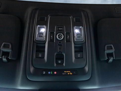 Used 2025 GMC Yukon XL Denali w/ Sun & Power Step Package AWD/4WD image 29