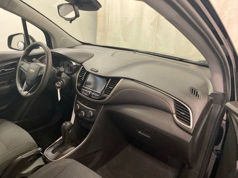 Used 2017 Chevrolet Trax LS AWD/4WD image 21