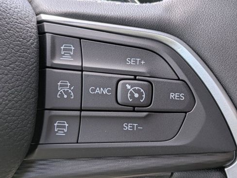 New 2025 Jeep Grand Cherokee Altitude image 23