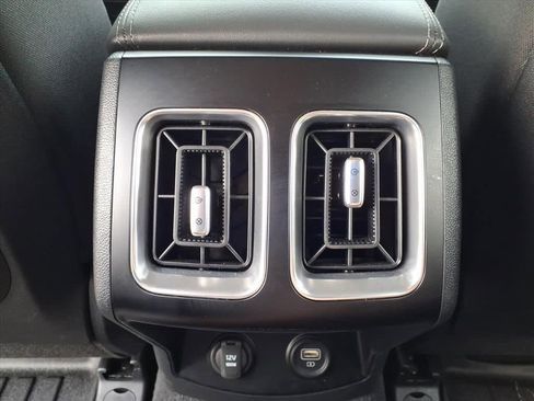 Used 2023 Kia Sorento LX FWD image 29