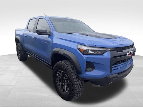 Used 2026 Chevrolet Colorado ZR2 w/ Technology Package AWD/4WD image 9
