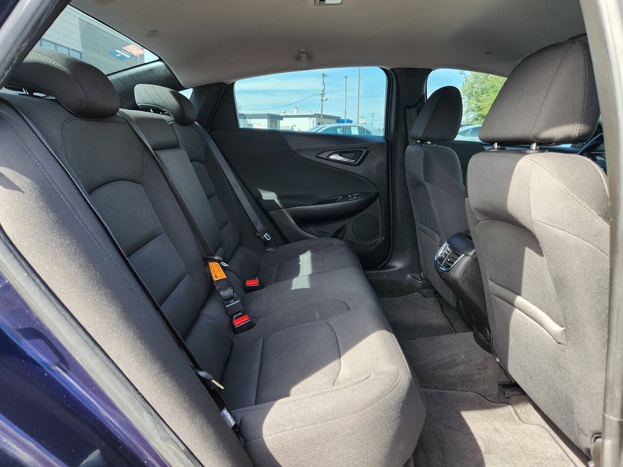 Used 2018 Chevrolet Malibu LT FWD image 14