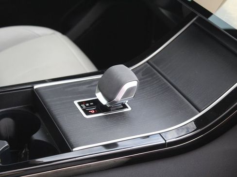 Used 2024 Land Rover Range Rover Velar Dynamic SE image 26