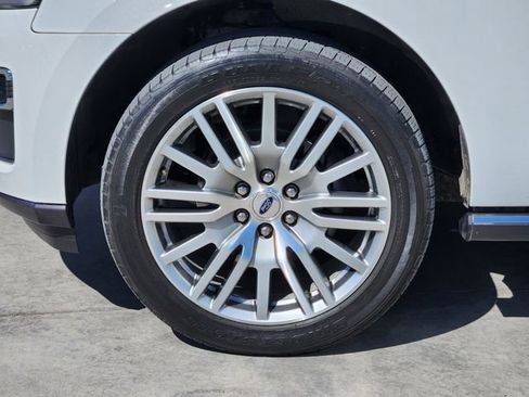 Used 2022 Ford Expedition Max Limited image 11