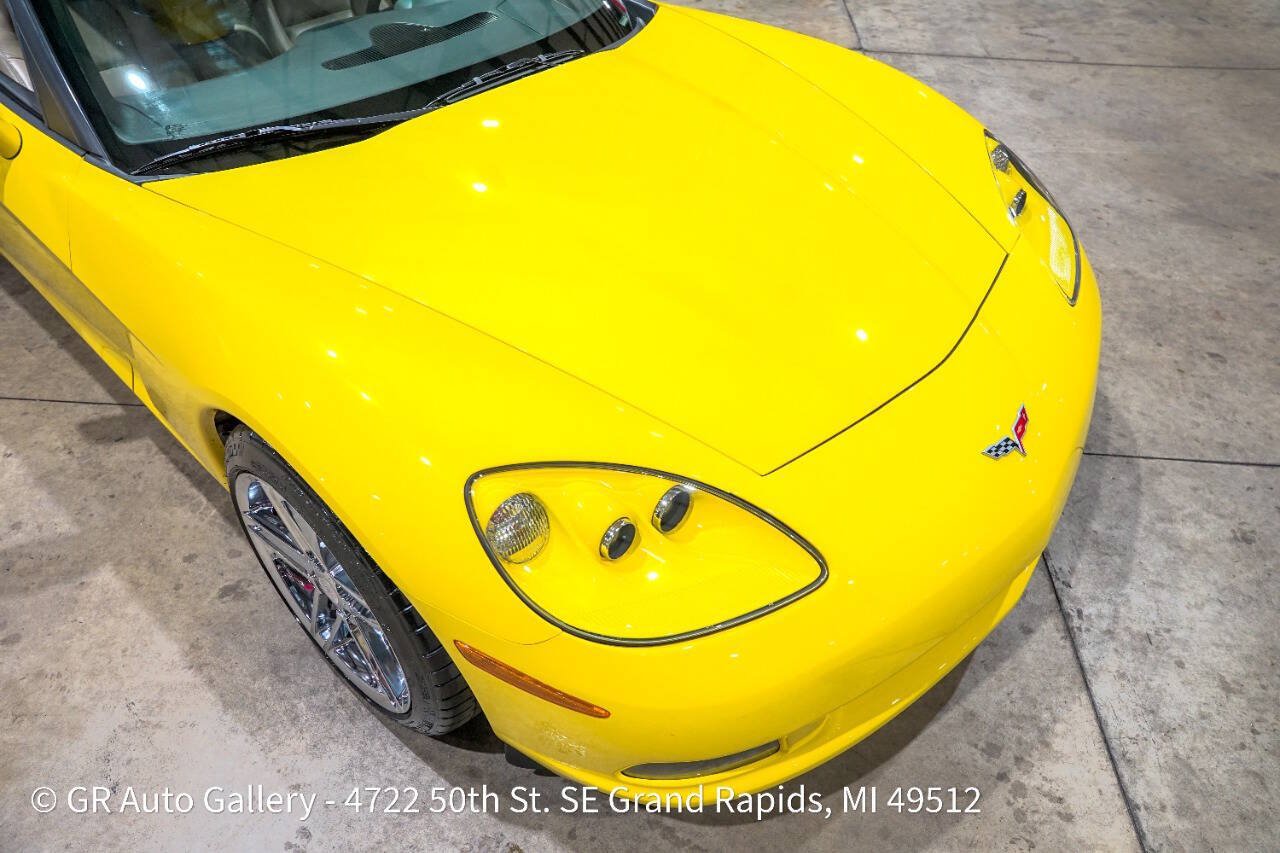 Used 2007 Chevrolet Corvette Convertible w/ Performance Package RWD image 32