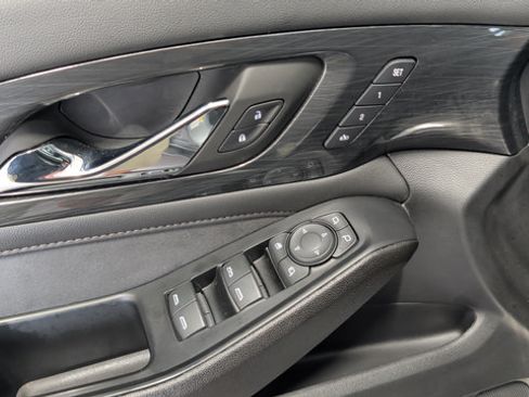 Used 2023 Chevrolet Traverse High Country w/ LPO, Floor Liner Package AWD/4WD image 22