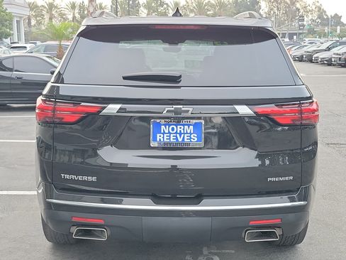 Used 2023 Chevrolet Traverse Premier FWD image 33