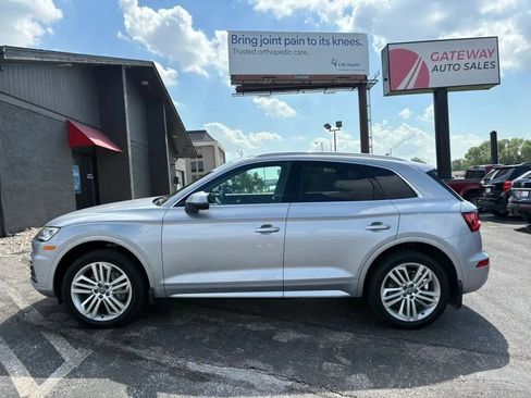 Used 2018 Audi Q5 2.0T Premium Plus w/ Premium Plus Package AWD/4WD image 2