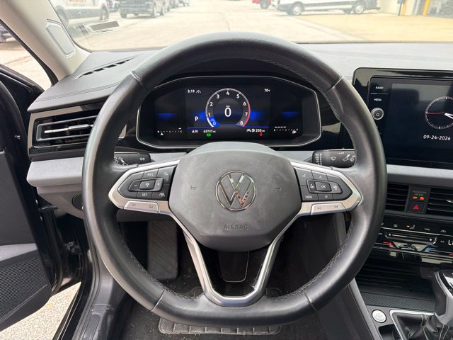 Used 2025 Volkswagen Jetta SE FWD image 20