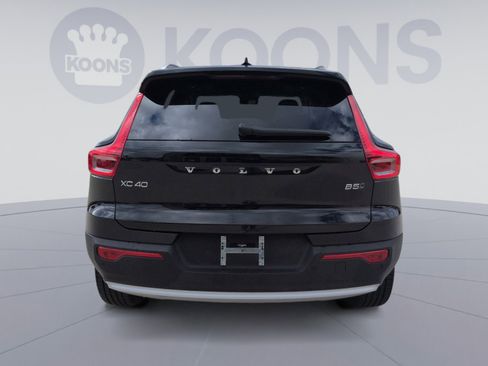 Certified 2025 Volvo XC40 B5 Plus image 5