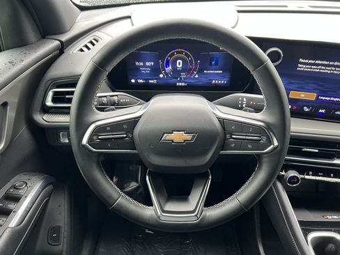 Used 2025 Chevrolet Traverse LT AWD/4WD image 29
