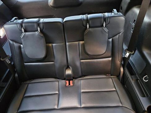 Used 2023 Ford Explorer XLT w/ Equipment Group 202A AWD/4WD image 17
