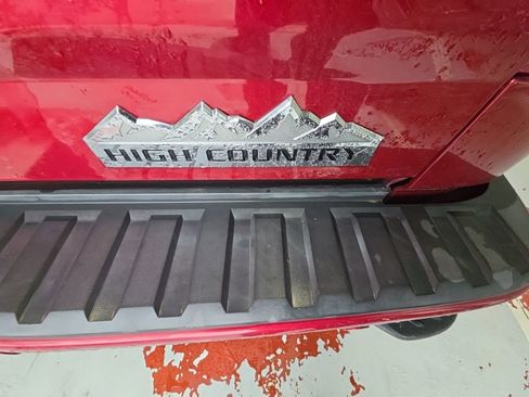 Used 2018 Chevrolet Silverado 1500 High Country image 5