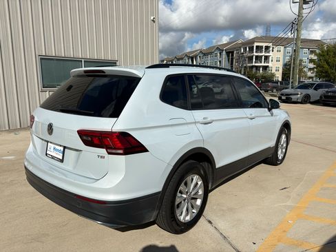Used 2018 Volkswagen Tiguan S FWD image 8