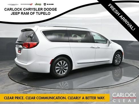 Used 2020 Chrysler Pacifica Touring-L Plus w/ Advanced Safetytec Group image 3