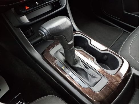 Used 2020 GMC Canyon SLE image 4