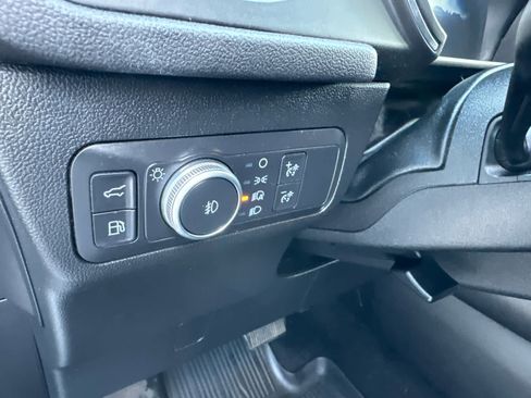 Used 2020 Ford Escape Titanium image 21