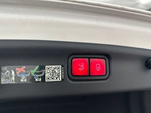Used 2024 Mercedes-Benz C 300 Sedan image 28