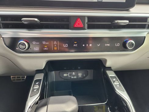 Used 2024 Kia Sorento SX FWD image 18