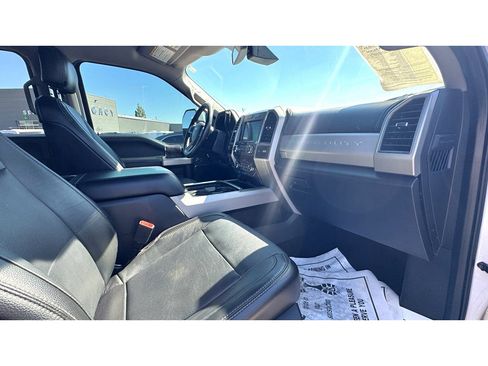 Used 2018 Ford F350 Lariat image 10