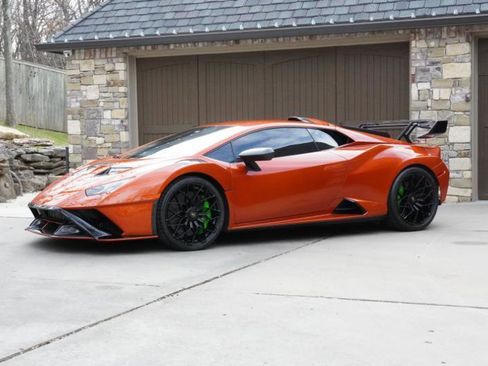Used 2023 Lamborghini Huracan STO image 3