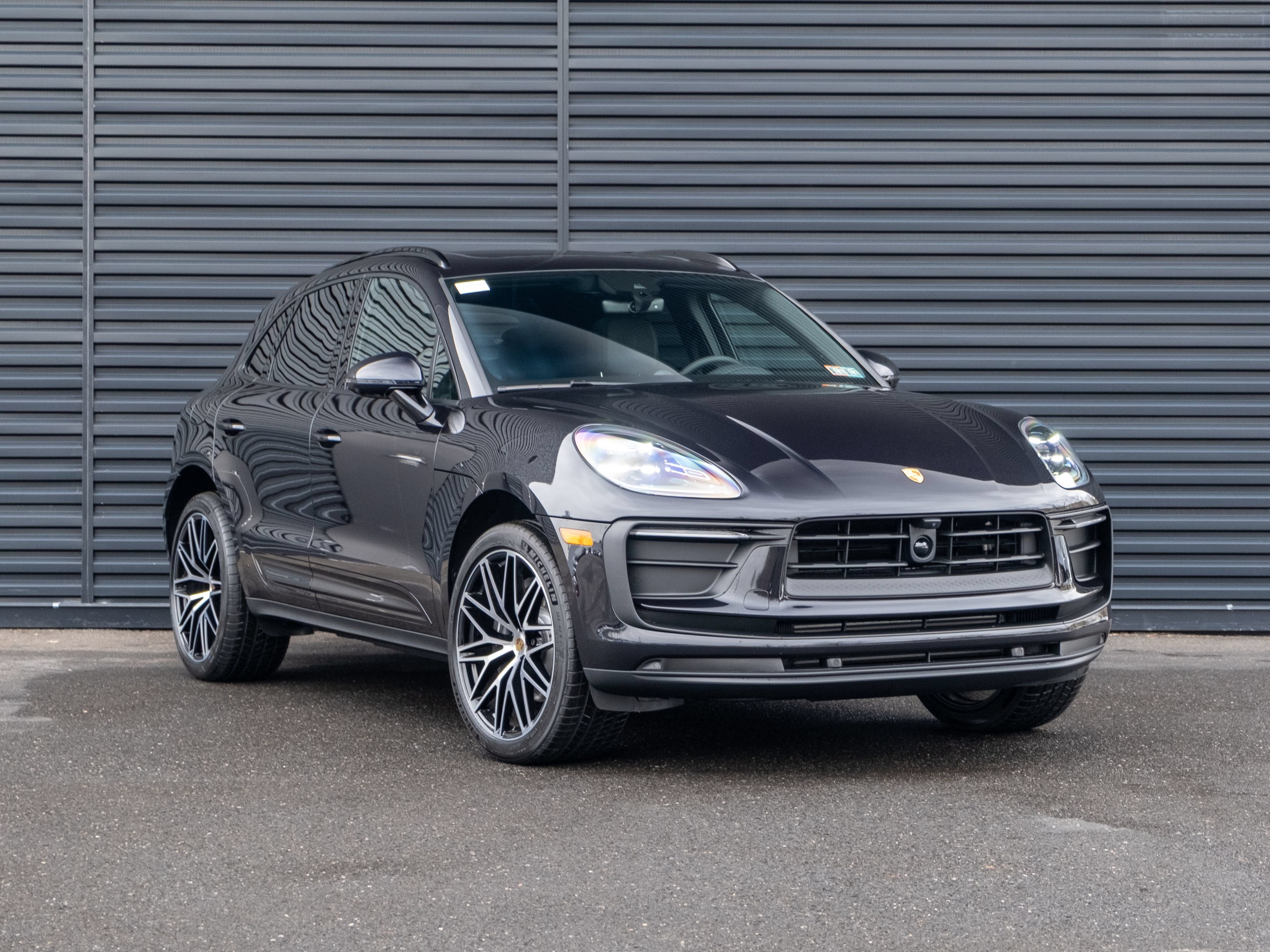 Certified 2026 Porsche Macan AWD/4WD image 10