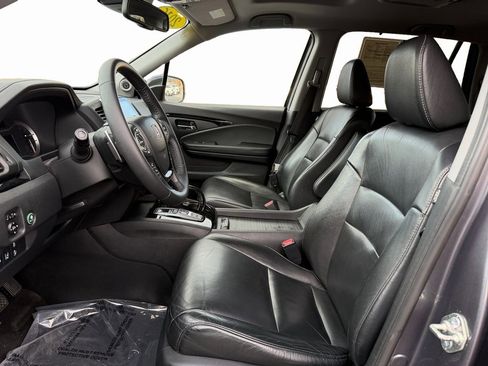 Used 2016 Honda Pilot Touring image 10