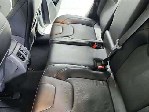 Used 2022 Jeep Cherokee Limited image 23