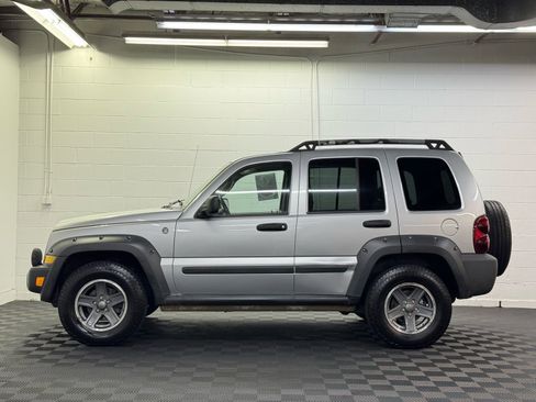 Used 2006 Jeep Liberty Renegade image 3
