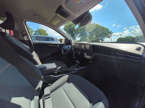 Used 2025 Kia Niro LX FWD image 31