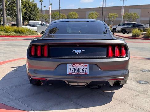 Used 2017 Ford Mustang Coupe RWD image 7