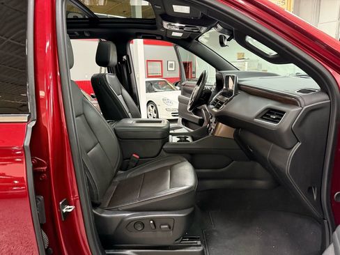 Used 2024 Chevrolet Suburban High Country image 20